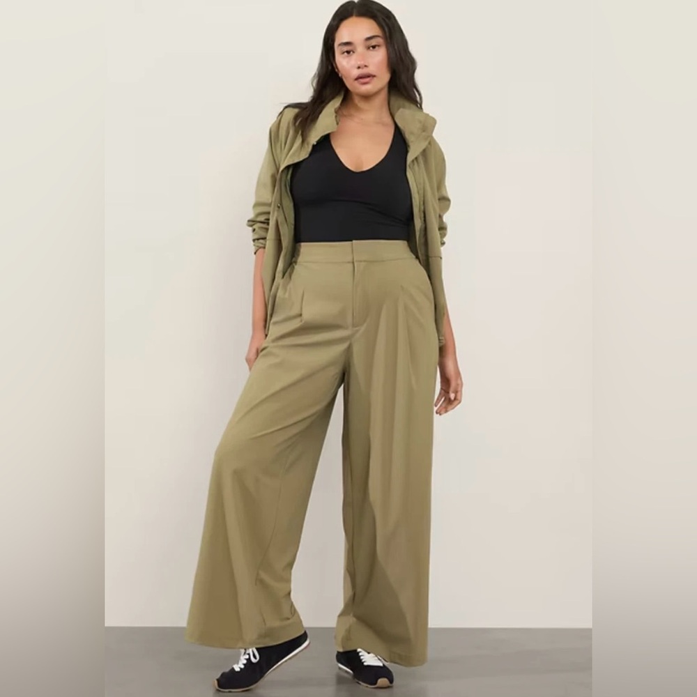 Athleta Women’s Pinnacle Trousers Olive Branch Green High Rise Wide Leg 14 NWT